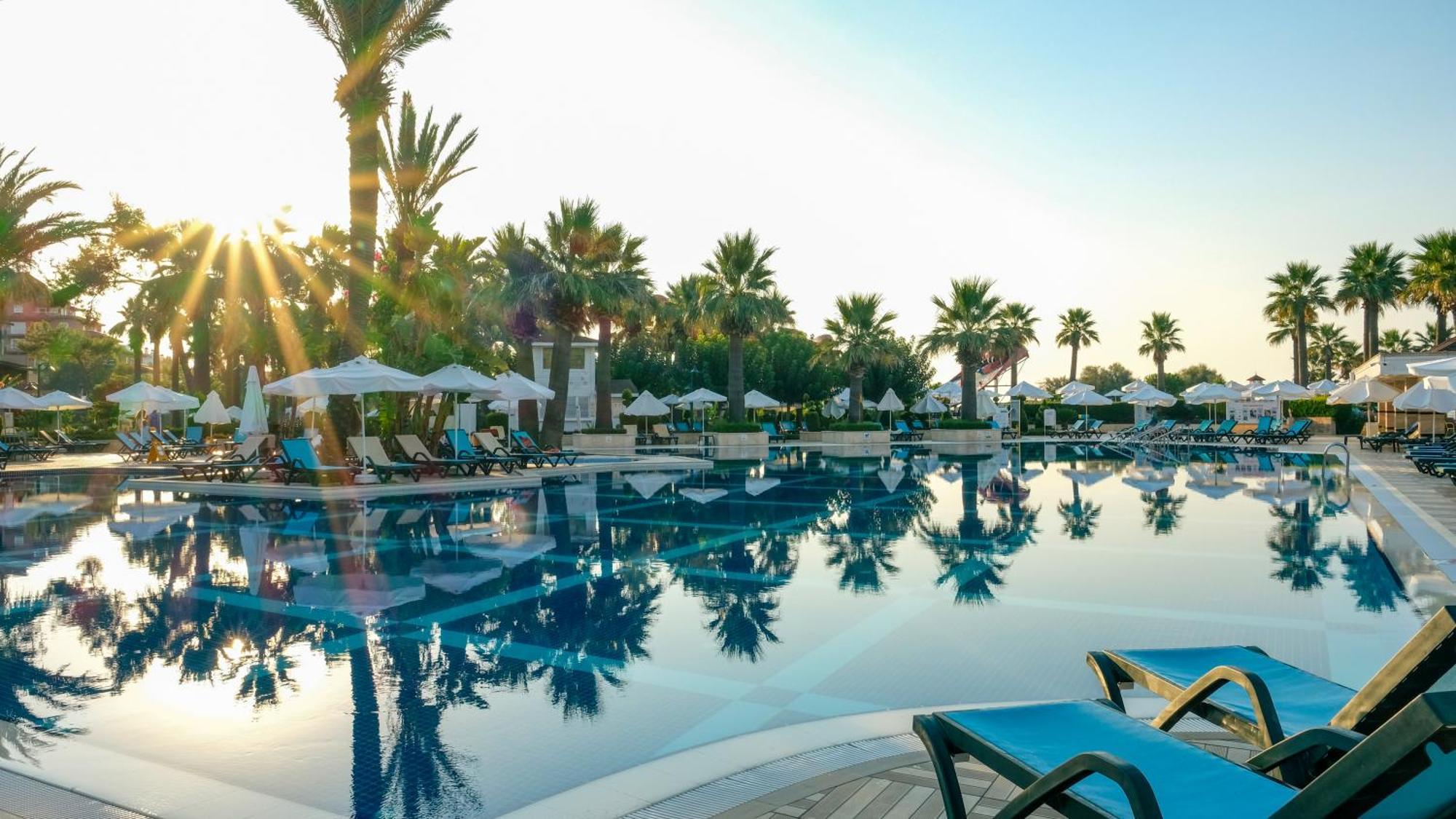 Crystal Tat Beach Golf Resort & Spa Belek Bagian luar foto